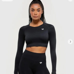New with tags size small women’s best power seamless long sleeve black crop top​